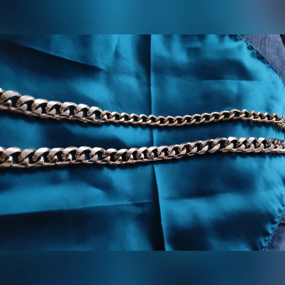 Golden  link necklace - Picture 3 of 4